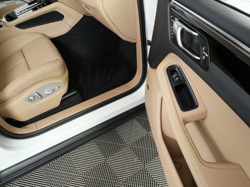 New 2026 Porsche Macan image 26