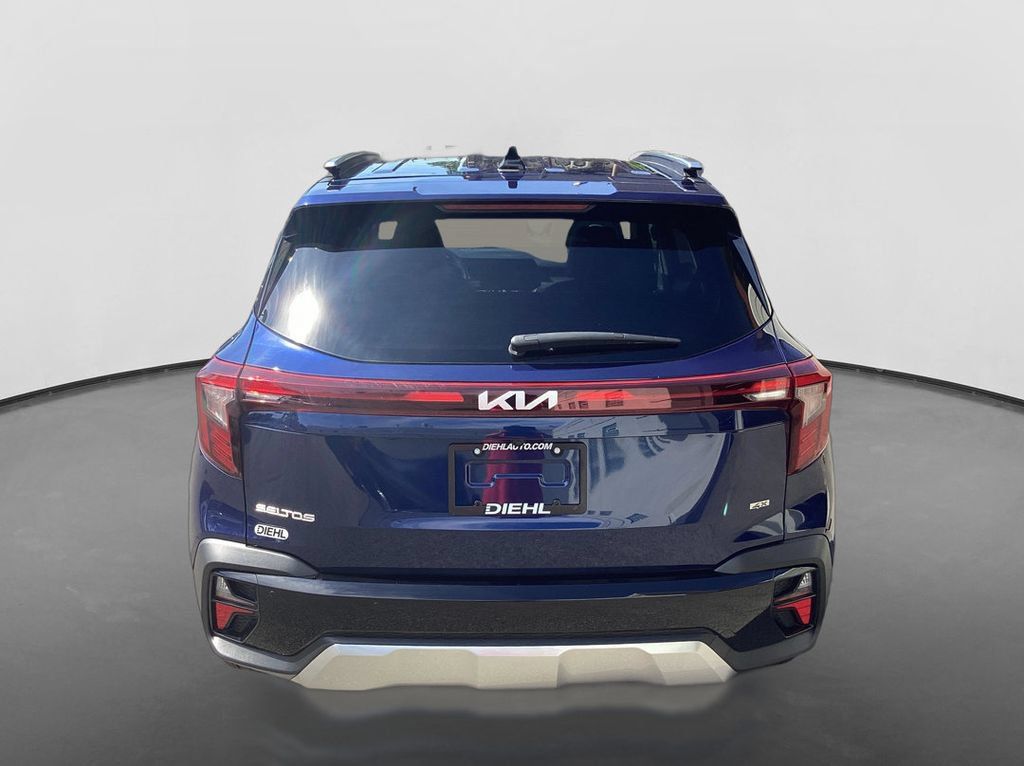 Used 2025 Kia Seltos EX w/ EX Sunroof Package AWD/4WD image 6