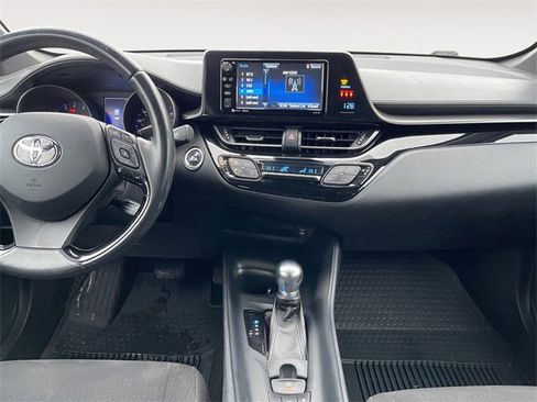 Used 2018 Toyota C-HR XLE image 11