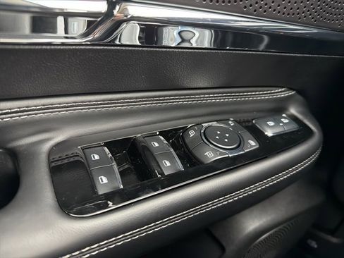 New 2026 Lincoln Corsair Premiere image 17