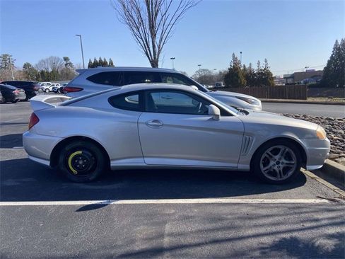 Used 2004 Hyundai Tiburon GT image 4