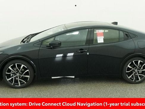 New 2026 Toyota Prius Plug-In Hybrid FWD image 3