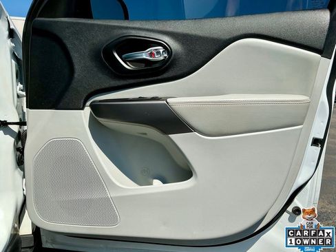 Used 2022 Jeep Cherokee Latitude Lux w/ Sun & Sound Group image 24