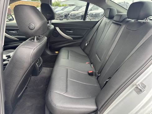 Used 2017 BMW 320i Sedan RWD image 27