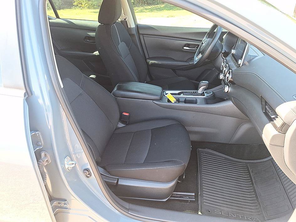 Certified 2025 Nissan Sentra SV w/ Trunk Package FWD image 21