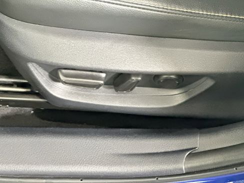 Used 2025 Toyota Camry SE w/ Convenience Package FWD image 13