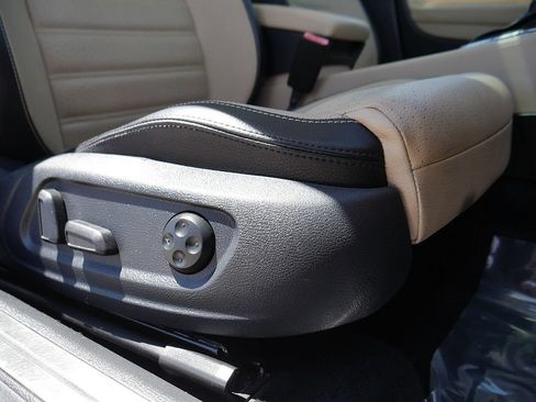 Used 2013 Volkswagen CC Lux FWD image 52