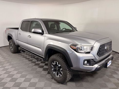 Used 2019 Toyota Tacoma TRD Off-Road w/ TRD Premium Off Road Package AWD/4WD image 10
