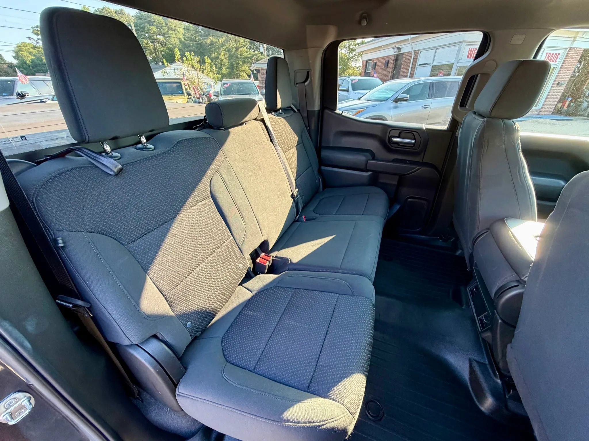 Used 2020 Chevrolet Silverado 1500 Custom Trail Boss w/ Custom Convenience Package AWD/4WD image 10
