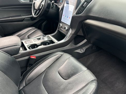 Used 2022 Ford Edge Titanium w/ Equipment Group 301A AWD/4WD image 17