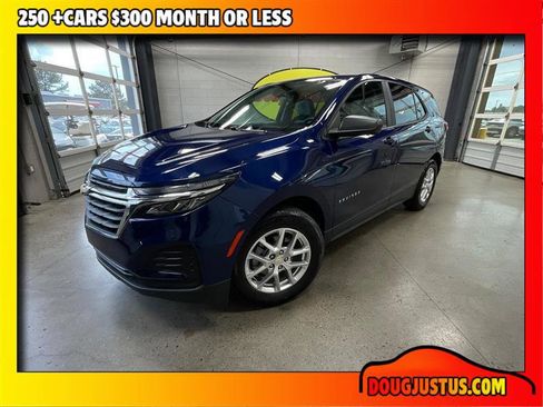 Used 2023 Chevrolet Equinox LS image 1
