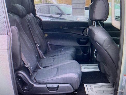 Used 2025 Kia Carnival SX Prestige image 28