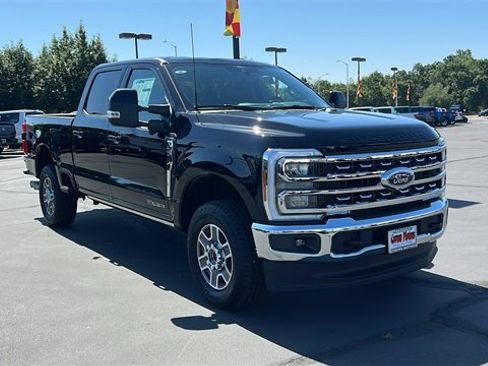 New 2025 Ford F250 Lariat w/ FX4 Off-Road Package image 2