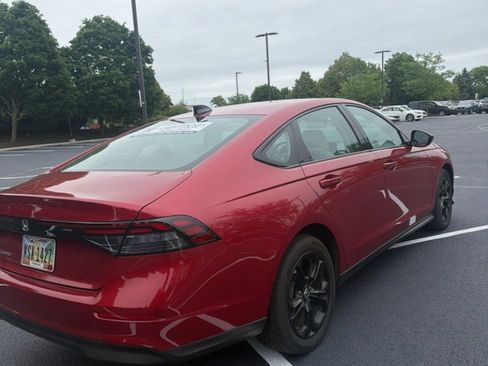 Certified 2025 Honda Accord SE image 8