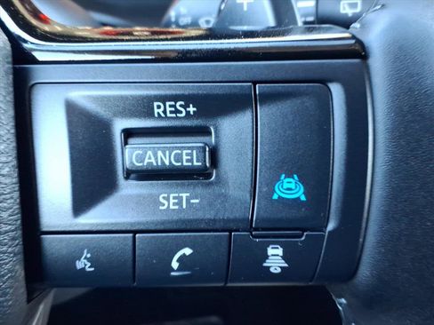 Used 2025 Nissan Rogue SL image 29