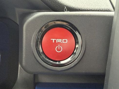 Certified 2025 Toyota 4Runner TRD Off-Road AWD/4WD image 21