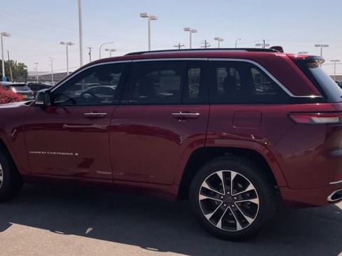 Used 2022 Jeep Grand Cherokee Overland AWD/4WD image 7