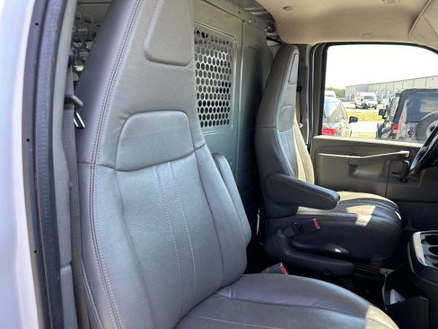 Used 2021 Chevrolet Express 2500 w/ Communications Package image 27