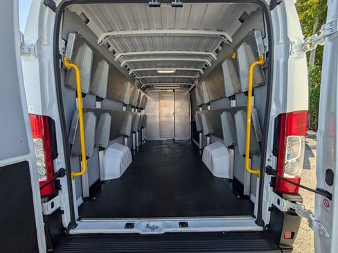 Used 2023 RAM ProMaster 3500 w/ Driver Convenience Group FWD image 9