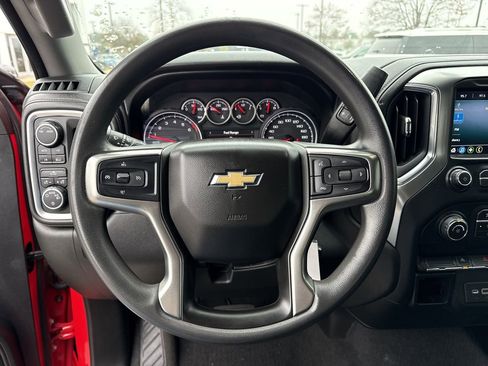 Used 2020 Chevrolet Silverado 1500 LT image 24