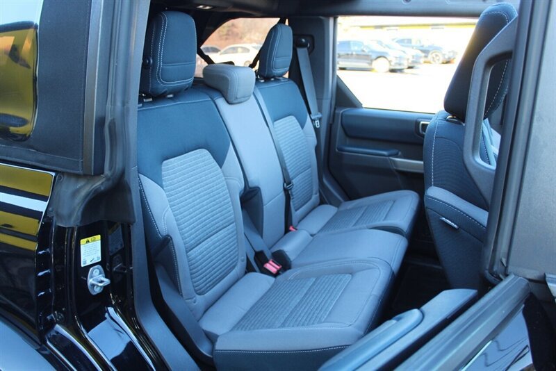 Used 2023 Ford Bronco Outer Banks AWD/4WD image 17