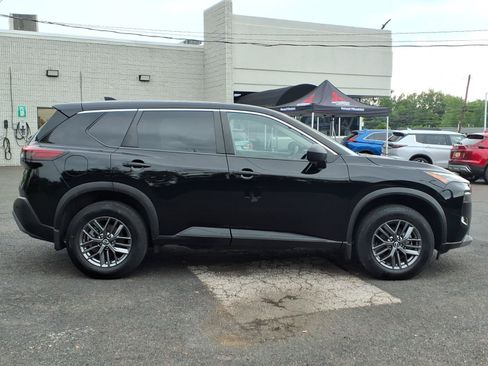 Used 2022 Nissan Rogue S AWD/4WD image 2
