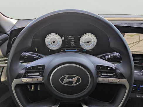 Used 2024 Hyundai Elantra SEL FWD image 26