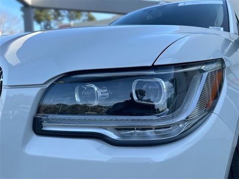 Used 2024 Lincoln Navigator Reserve image 9