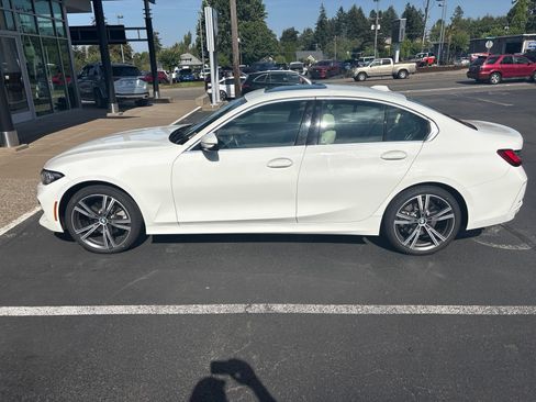 Used 2024 BMW 330i xDrive Sedan w/ Convenience Package AWD/4WD image 1