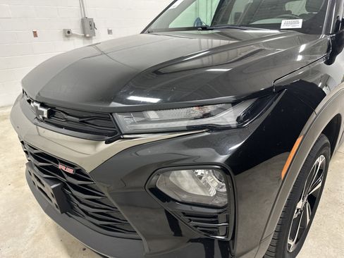 Used 2021 Chevrolet TrailBlazer RS w/ Sun and Liftgate Package AWD/4WD image 6