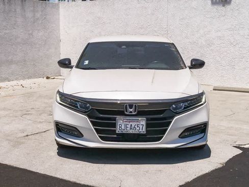 Used 2018 Honda Accord Sport image 2