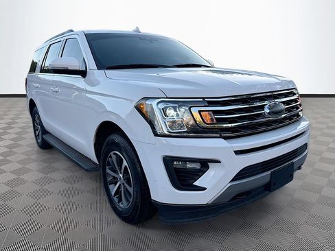 Used 2020 Ford Expedition XLT w/ Equipment Group 201A AWD/4WD image 4