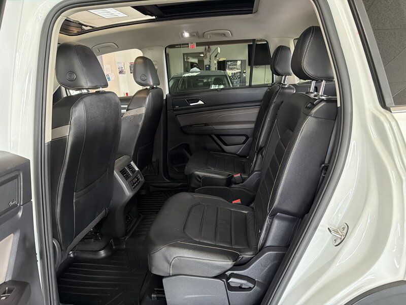 Used 2022 Volkswagen Atlas SEL Premium AWD/4WD image 21