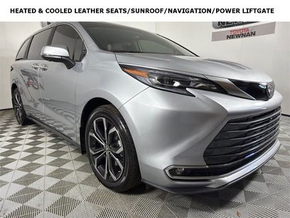 Used 2025 Toyota Sienna Platinum