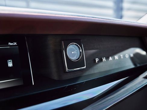 Used 2024 Rolls-Royce Phantom Sedan RWD image 97