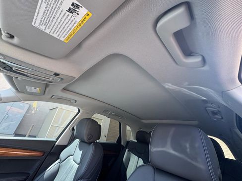 Used 2021 Audi Q5 e Premium Plus w/ Premium Plus Package image 59