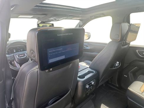 Used 2024 GMC Yukon AT4 w/ Technology Package AWD/4WD image 30