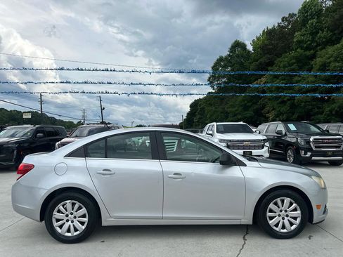 Used 2011 Chevrolet Cruze LS w/ Connectivity Package FWD image 8