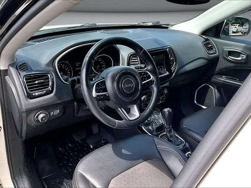 Used 2019 Jeep Compass Latitude AWD/4WD image 17