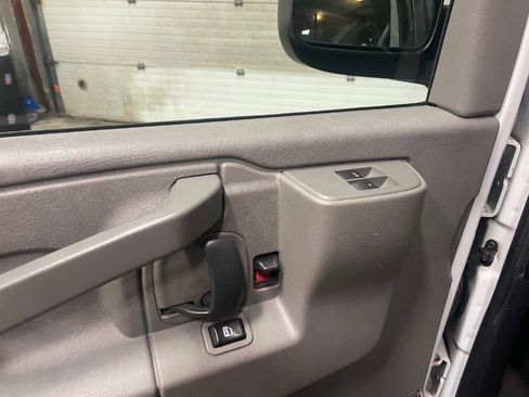 Used 2020 GMC Savana 3500 w/ Driver Convenience Package image 2