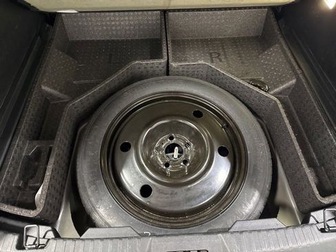 Used 2017 Ford Edge Titanium image 12