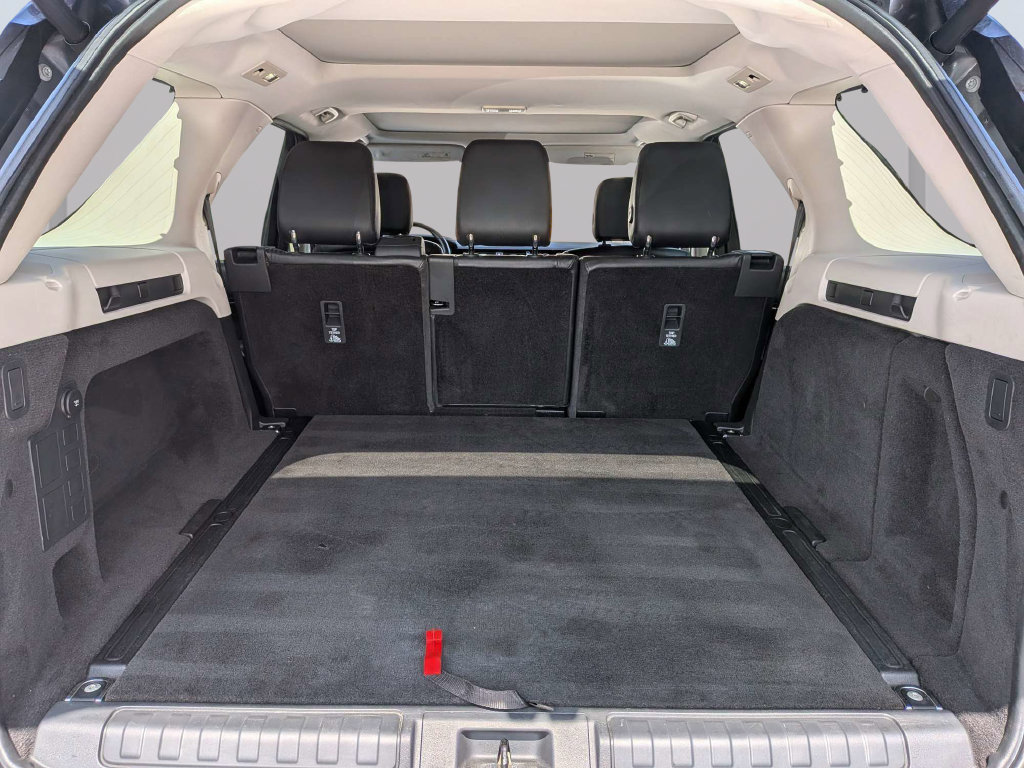 Used 2018 Land Rover Discovery SE AWD/4WD image 11