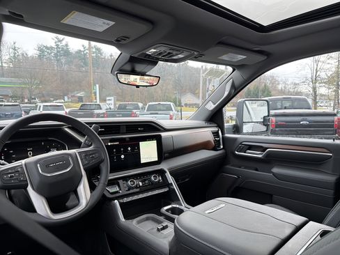 New 2026 GMC Sierra 3500 Denali w/ Technology Package image 15