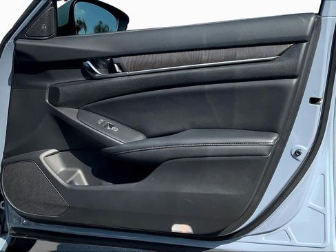Used 2021 Honda Accord Touring image 22