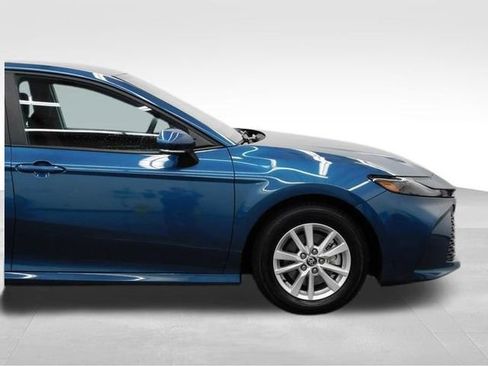 Used 2025 Toyota Camry LE image 18
