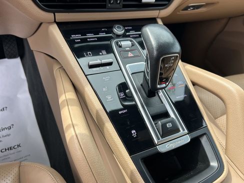 Used 2019 Porsche Cayenne Base image 11