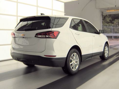 Used 2024 Chevrolet Equinox LS FWD image 2