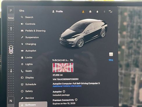 Used 2022 Tesla Model X Plaid image 38