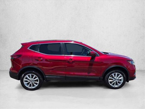 Used 2020 Nissan Rogue Sport SV FWD image 4