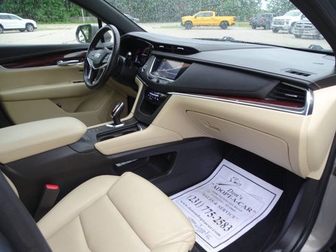 Used 2017 Cadillac XT5 Luxury AWD/4WD image 44